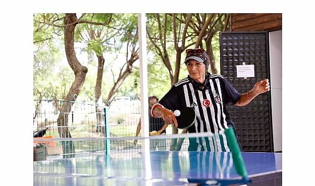 65 yas ustu vatandaslarin sosyal bulusma noktasi