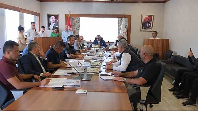 kemer belediyesi ekim ayi devam meclisi yapildi