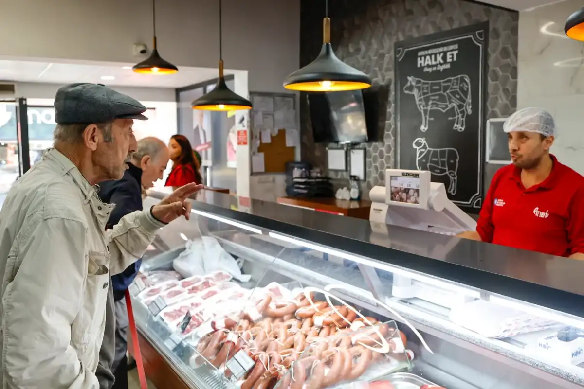 Antalya’da Halk Et 6’ncı Yılını Kutluyor