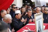 manisanin ilk kadin belediye baskani gulsah durbay son yolculuguna ugurlaniyor