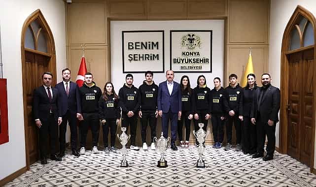 konya buyuksehirin basarili judoculari 2025te kazandiklari kupalari baskan altaya takdim etti