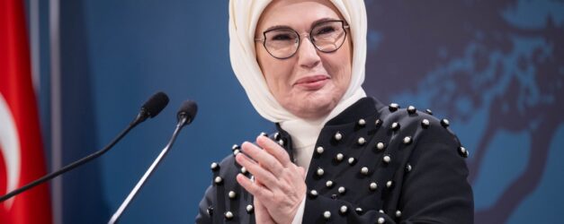 EMINE ERDOGAN BATILI BIR IMAJ TASIMAYAN 1162880 345417