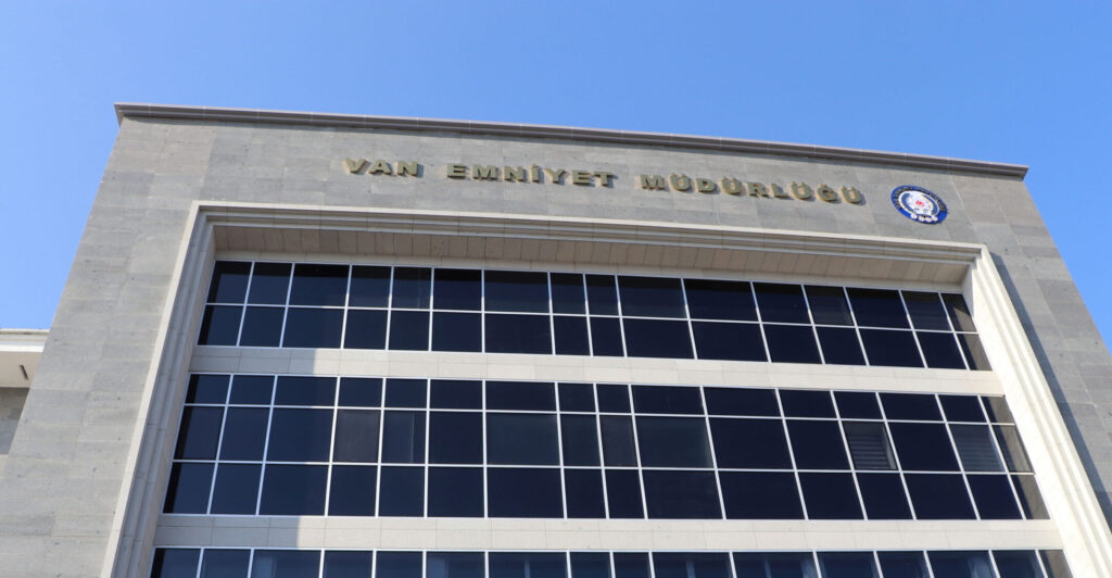 Van Merkezli 11 İlde ‘NarkoKapan Van’ Operasyonu: 78 Gözaltı 1 72 full scaled e1779256790465