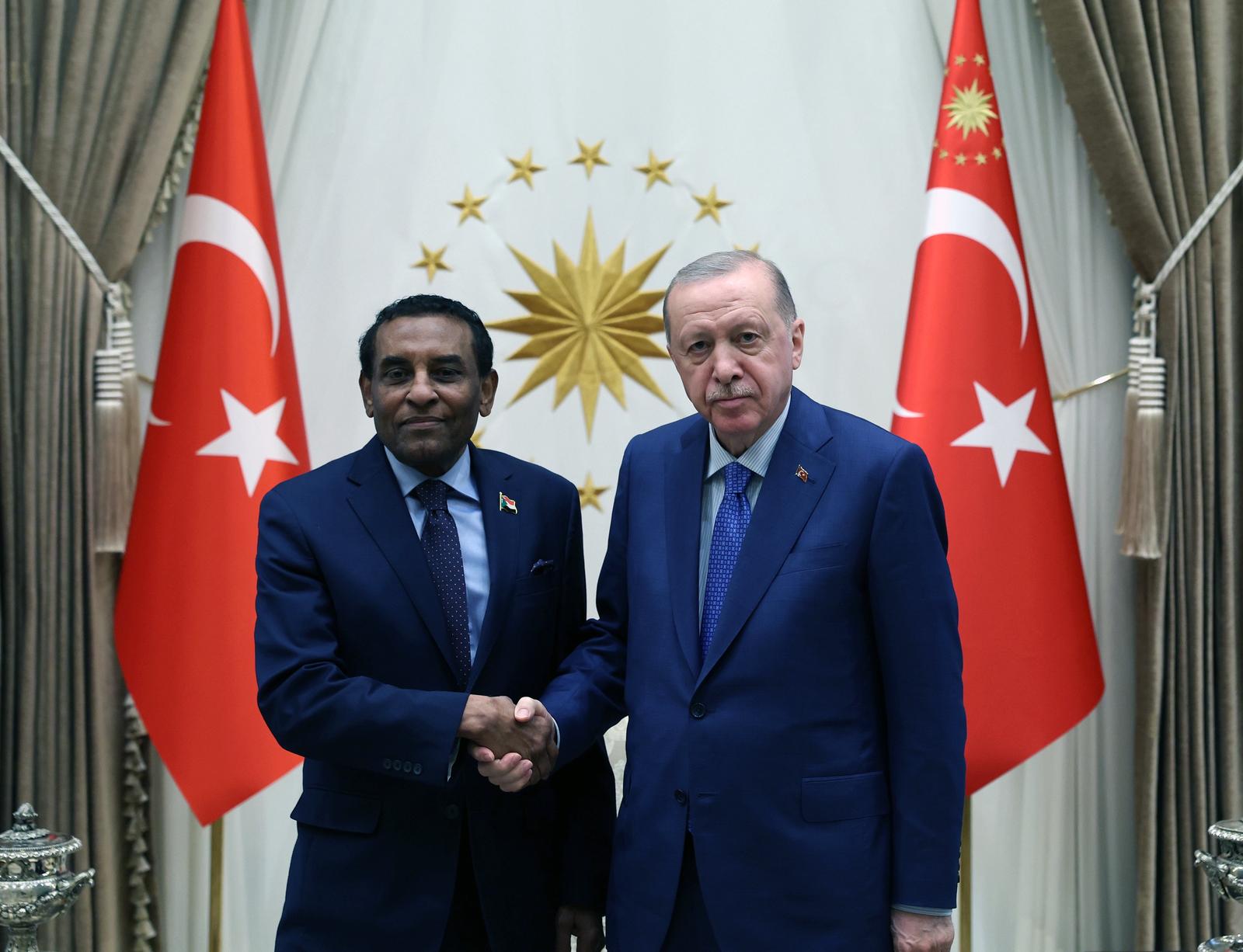 CUMHURBASKANI ERDOGAN SUDAN BASBAKANI I 1323145 393058