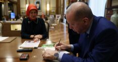 CUMHURBASKANI ERDOGAN TURK KIZILAYA KUR 1295015 385267 scaled