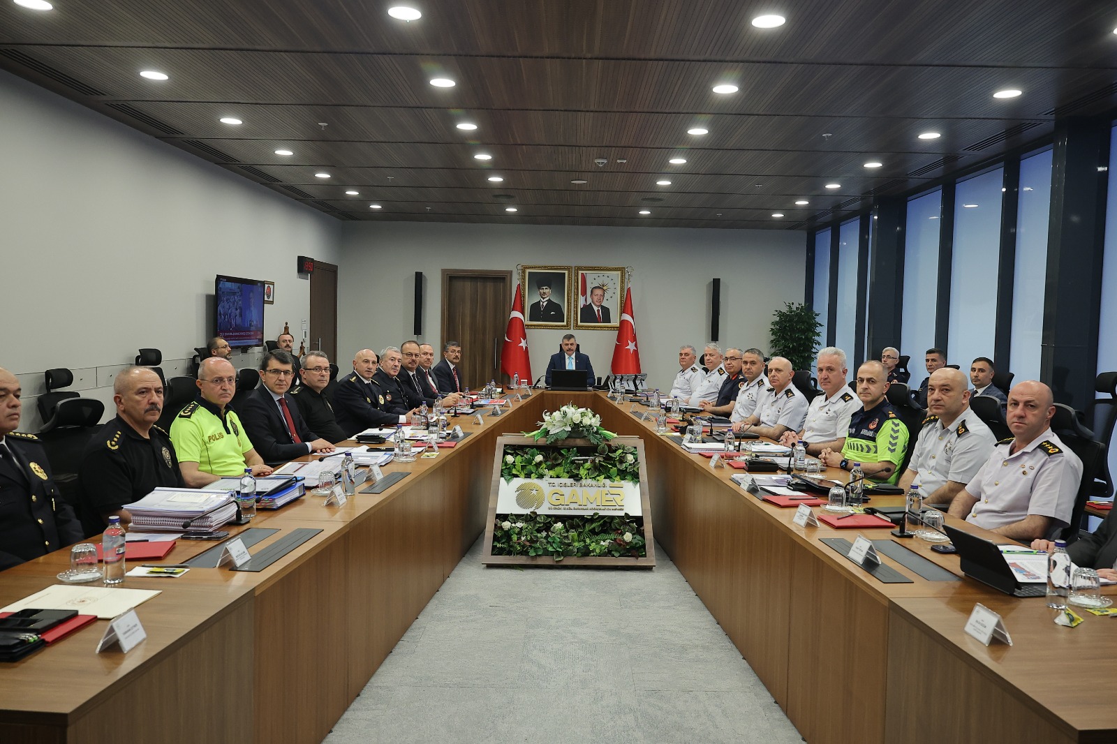 ICISLERI BAKANLIGINDA NATO ZIRVESINE Y 1331414 395583