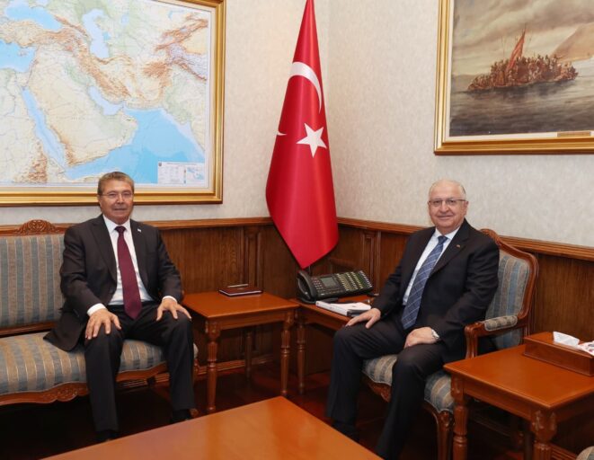 BAKAN GULER KKTC BASBAKANI USTEL ILE BI 1341105 398341