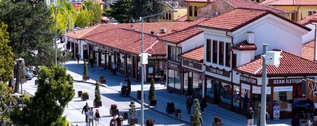 BAKAN KURUM YENILENEN CORUM TARIHI KENT 1470833 437642