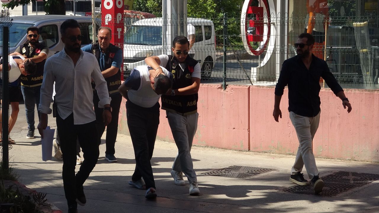 Van’dan Antalya’ya uzanan husumette cinayet şüphelisi 24 saatte yakalandı 1 a w773497 01